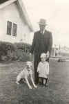 Roger & Carl Weir with pointer dog behind house -abt 1943.jpg (936963 bytes)